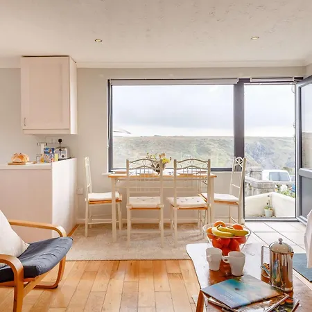 2 Bed In Cove 52468 Holiday home *